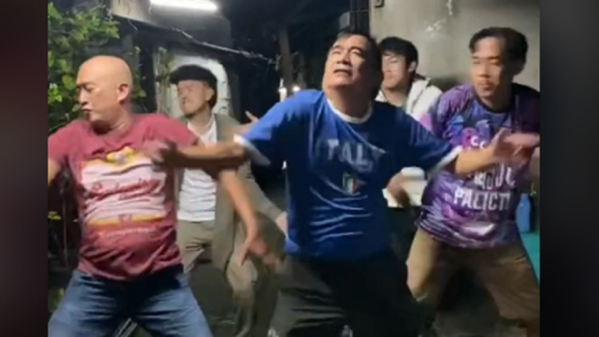 Video Heboh Pensiunan Boy Band Masih Lincah dan Indah Bergoyang Tiktok (Foto Tangkap Layar Video)
