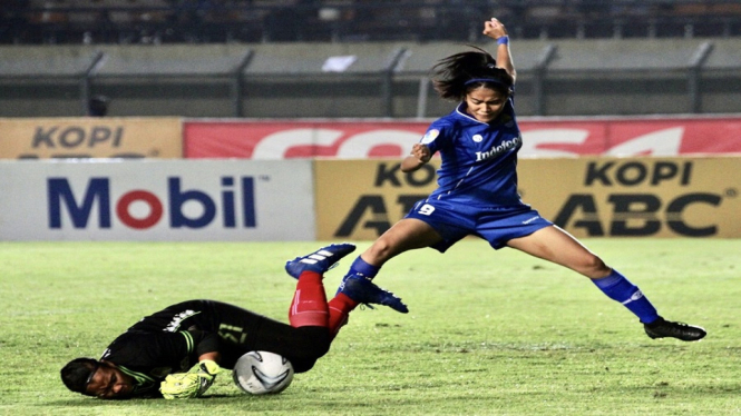 Striker Persib Bandung Febriana saat kalahkan PS Tira 3-0 di Final