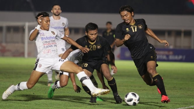 Osvaldo Haay cetak gol perdana ujicoba Timnas U-23 vs Bali United 3-1