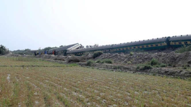 kecelakaan kereta pakistan 1