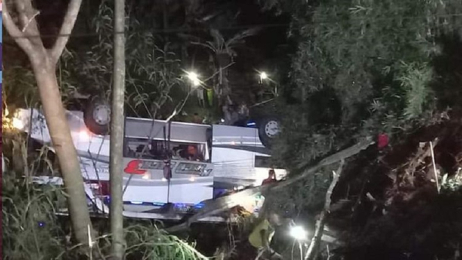 Kecelakan Maut Menimpa Bus yang Berisi Puluhan Siswa SMP dari Subang (Foto Netizen/prfnew.com)