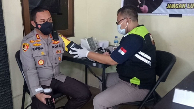 Sebanyak 570 Personil Polri Divaksin Covid-19 Tahap II di Polres Kendal, Jateng  (Foto Tim Zona Merah Jejak Kriminal ANTV)