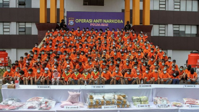 Inilah Penampakan Ratusan Tersangka Kasus Narkoba yang Ditangkap Polda Riau (Foto riauonline.co.id.)