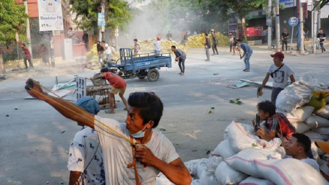 39 tewas demo myanmar minggu