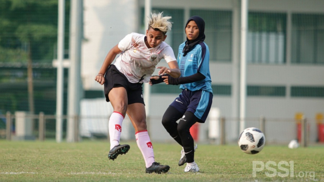 Timnas Wanita ujicoba vs Bina Sentra Cirebon 15-0