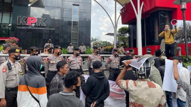 Forum Mahasiswa Maluku Geruduk Gedung KPK Tuntut Tuntaskan Kasus Korupsi DDA (Foto Istimewa)