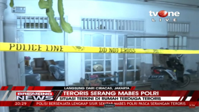 Rumah Tinggal ZA di Ciracas, Jakarta Timur Disegel Polisi untuk Penyelidikan (Foto Tangkap layar tvOne)