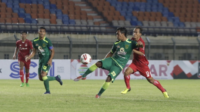 Persebaya Surabaya vs Persik Kediri 2-1 ketat