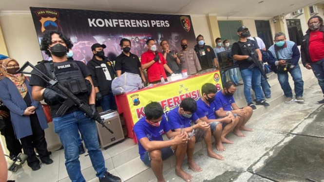 Resmob Polrestabes Semarang Bekuk 4 Pelaku Penipuan Bermodus Ritual (Foto Humas Polrestabes Semarang)