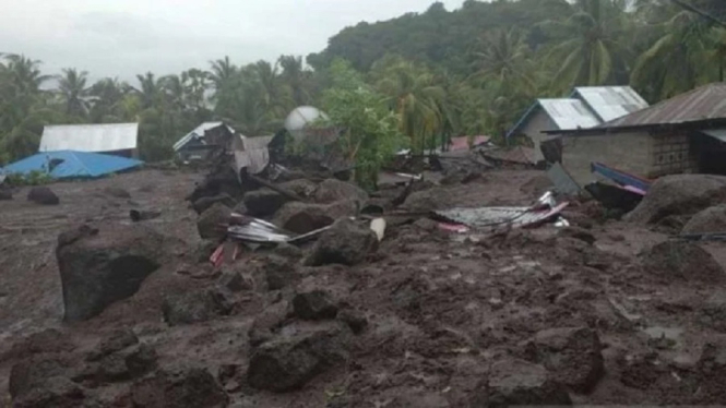 BNPB: 23 Orang Meninggal Dunia Akibat Banjir Bandang di Flores Timur