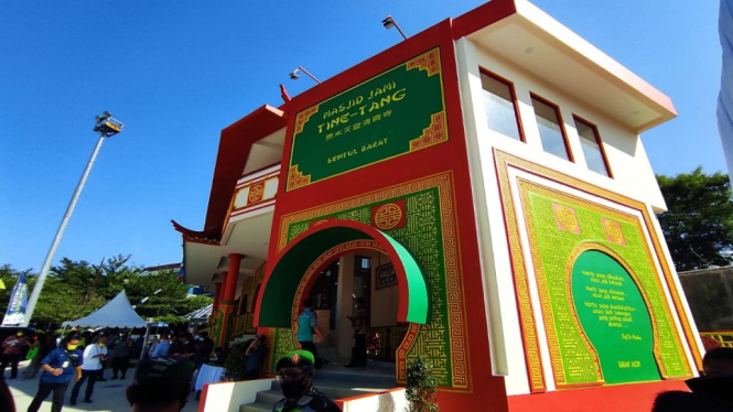 Ada Satu Lagi Masjid Megah Bergaya Oriental Berada di Jalan Tol, Ini Bentuknya (Foto ANTV-Shandi)