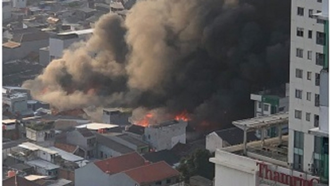 Video Kebakaran Hebat Melanda Rumah di Dekat Pasar Kambing, Tanah Abang (Foto Twitter)