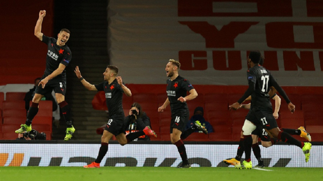 Arsenal vs Slavia Praha 1-1 gol akhir Tomas Holes menit 94'