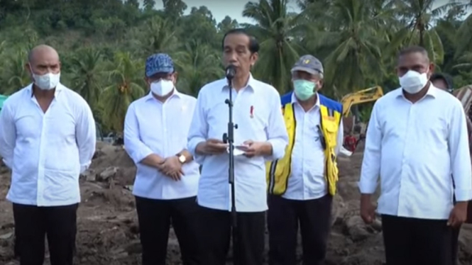 jokowi di adonara