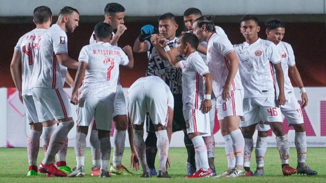 PSM Makassar vs Persija Jakarta 1-1 Marko Simic bentrok dengan Andritany