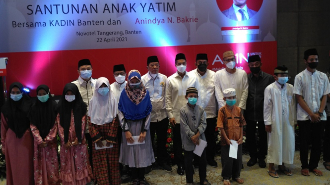 Calon Ketua Umum KADIN Anindya Bakrie Gelar Buka Bersama dengan KADIN Banten Santuni 1.600 Anak Yatim (Foto ANTV-Cendono)