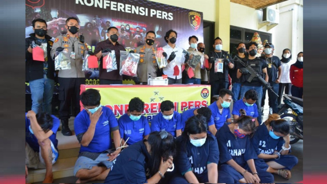 Jajaran Polrestabes Semarang Ringkus 10 Tersangka Pencurian Toko Emas (Foto Humas Polrestabes Semarang)