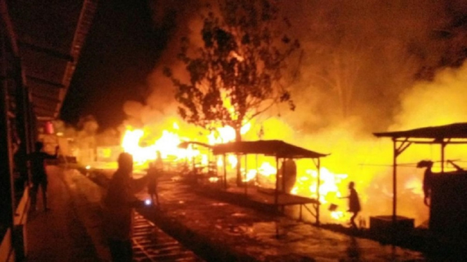 Kebakaran Hebat di Pasar Sangalla Sulsel, 9 Rumah Hangus, 1 Warga Luka Bakar (Foto Istimewa via Kumparan)