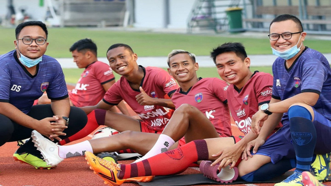 Alta Ballah dan pemain Persita Tangerang