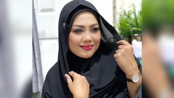 Penampilan Terbaru Elly Sugigi Bikin Pangling Sampai Dikira Siti Nurhaliza (Foto: Instagram)