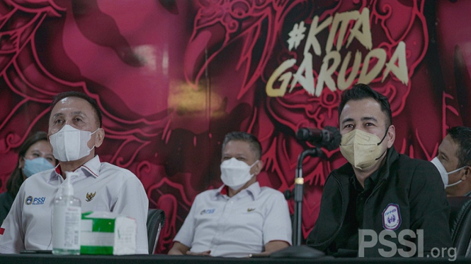 Ketum PSSI Mochamad Iriawan, Waketum Iwan Budianto dan Raffi Ahmad