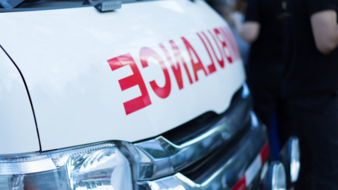Nekat Mudik Pakai Mobil Ambulans, 7 Orang Ditangkap dan Diputarbalik (Foto Ilustrasi - Shutterstock)