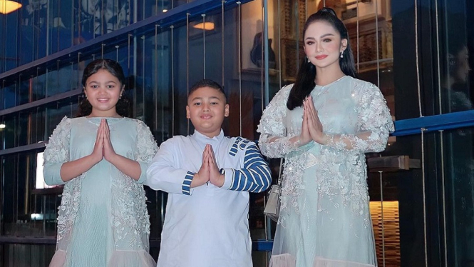 Diva Indonesia Krisdayanti Mengaku Rayakan Idul Fitri Tanpa Suami, Ini Sebabnya (Foto Instagram)