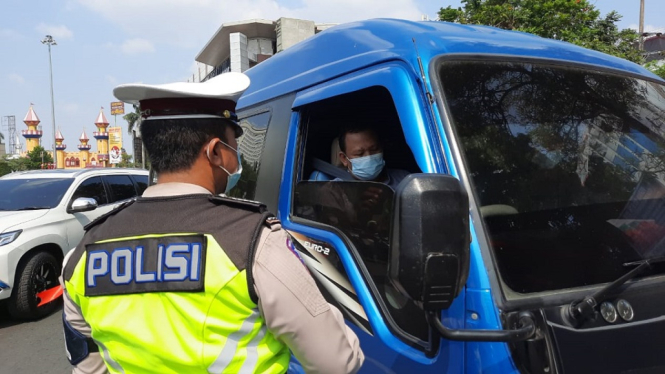 Polrestabes Semarang Swab Antigen Gratis Bagi Pemudik saat Arus Balik (Foto Humas Polrestabes Semarang)