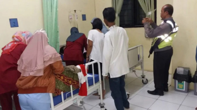 Diduga Keracunan Makanan, Puluhan Warga di Sukabumi Dirawat di Rumah Sakit