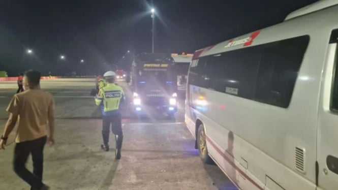 Polri Tindak 835 Unit Mobil Travel Selama Larangan Mudik