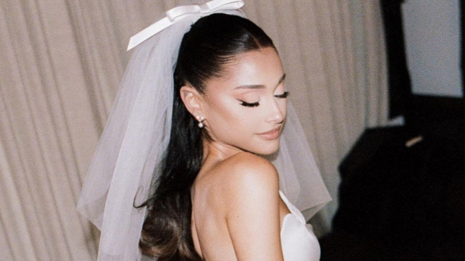 Deretan Foto Pernikahan Ariana Grande dan Dalton Gomez yang Sederhana (Foto: Instagram)