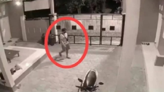 Video Viral Seorang Pria Merampok dan Perkosa Mahasiswi di Kosan (Foto Tangkap Layar Video Instagram)