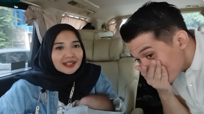 Irwansyah Kode Minta Tambah Momongan, Zaskia Sungkar: Ini Anak Baru 2 Bulan (Foto: Instagram)