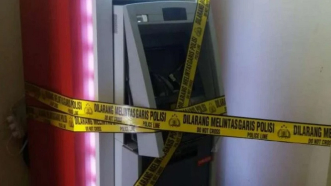 Mesin ATM Dalam Minimarket Dibobol, Komplotan Pelaku Gasak Uang Rp300 Juta