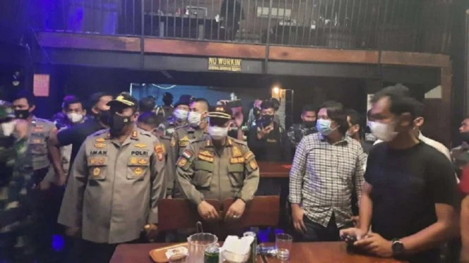 Jajaran Polres Tangerang Selatan Amankan 60 Orang saat Razia Hiburan Malam (Foto VIVA)