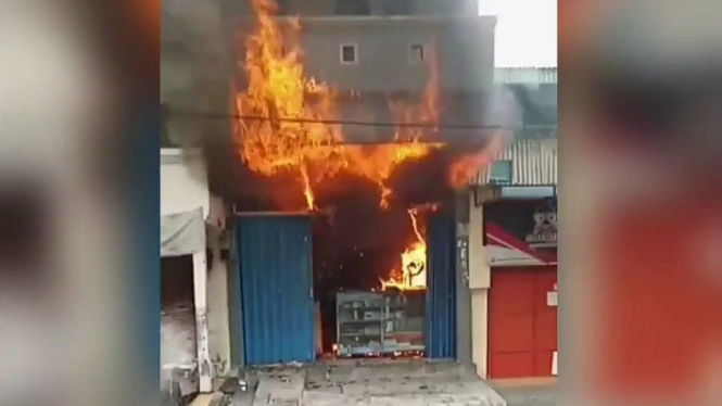 Kebakaran Hebat Menimpa Toko Elektronik di Kawasan Pademangan, Jakarta Utara (Foto Instagram)