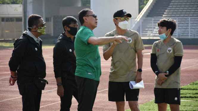 Ketum PSSI kasih arahan ke STY dan Indra Sjafrie