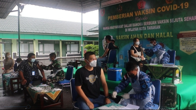 Cegah Penyebaran Covid-19 yang Melonjak, TNI Gencar Lakukan Vaksinasi Massal (Foto ANTV-Muhammad Tahir))