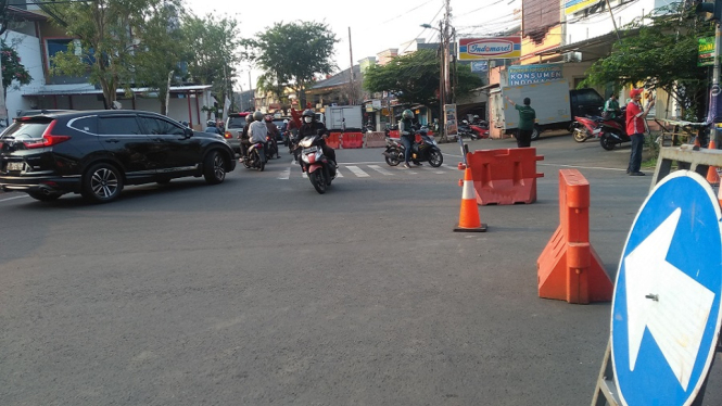 Hari Kelima Penerapan PPKM Darurat, Jalan Raya Kalimalang Lengang (Foto ANTV-Handi)
