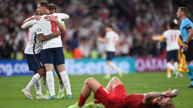 Denmark menangis kalah dari inggris 1-2 di semi final Euro 2020