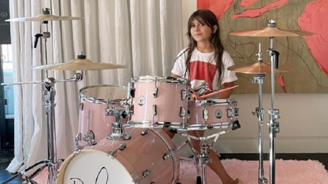Putri Kourtney Kardashian Ultah ke-9, Travis Barker Beri Hadiah Drum (Foto: Instagram)