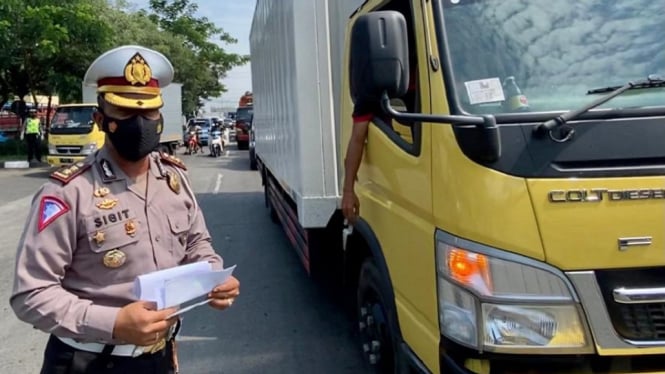 Penyekatan Semarang: 2.161 Kendaraan Diperiksa, 351 Diantaranya Diputar Balik (Foto Humas Polrestabes Semarang)