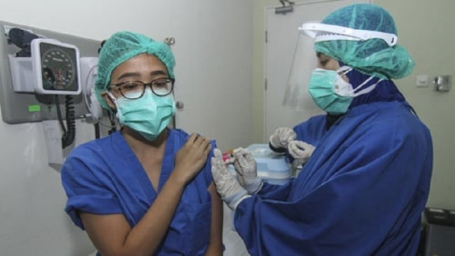 Guru Besar Fakultas Kedokteran Unpad: Vaksin Dosis ke-3 Penting untuk Lindungi Nakes (Foto Dok. Istimewa)