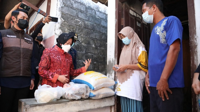 Banyak Usulan Agar Penerima Bansos Punya Sertifikat Vaksin, Ini Kata Mensos Risma (Foto Kemensos)