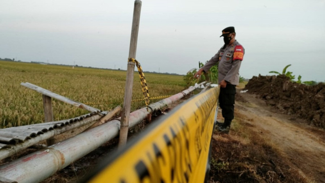 Polisi Ungkap Pipa Berkarat Jadi Penyebab Bocornya Crude Oil di Indramayu (Foto ANTV-Opih)