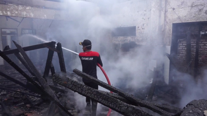Bangunan Tempat Istirahat Anggota Garnisun Kota Mojokerto Ludes Terbakar