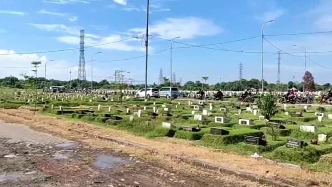 Taman pemakaman umum di Surabaya (antv-Sandi Irwanto)