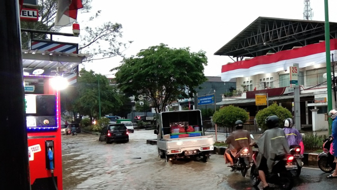 Diguyur Hujan Deras, Banjir di Samarinda, Kalimantan Timur, Makin Parah (Foto RRI)