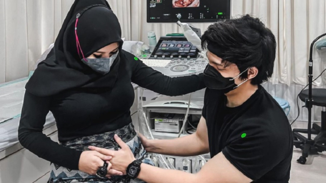 Atta Halilintar Umumkan Kehamilan Aurel Hermansyah, Kandungannya Sudah 3 Bulan (Foto: Instagram)