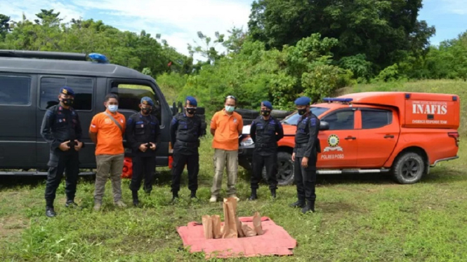 om Lontong yang Berdaya Ledak Tinggi Milik Kelompok Teroris Poso Dimusnahkan Polisi (Foto Humas Ops Madago Raya)